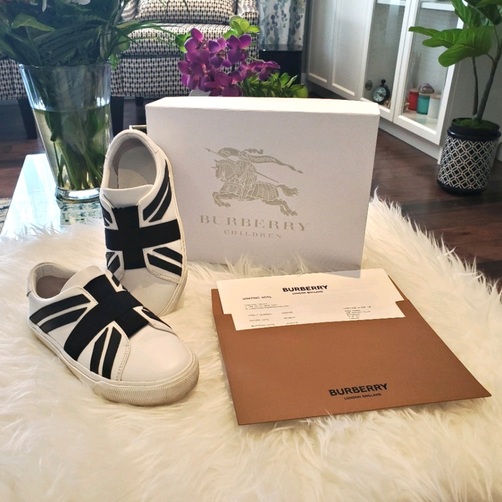 BURBERRY Sneakers